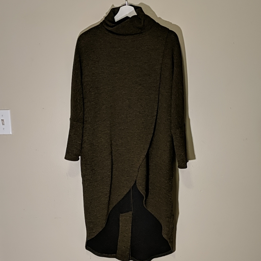 Long sleeves brown tunic